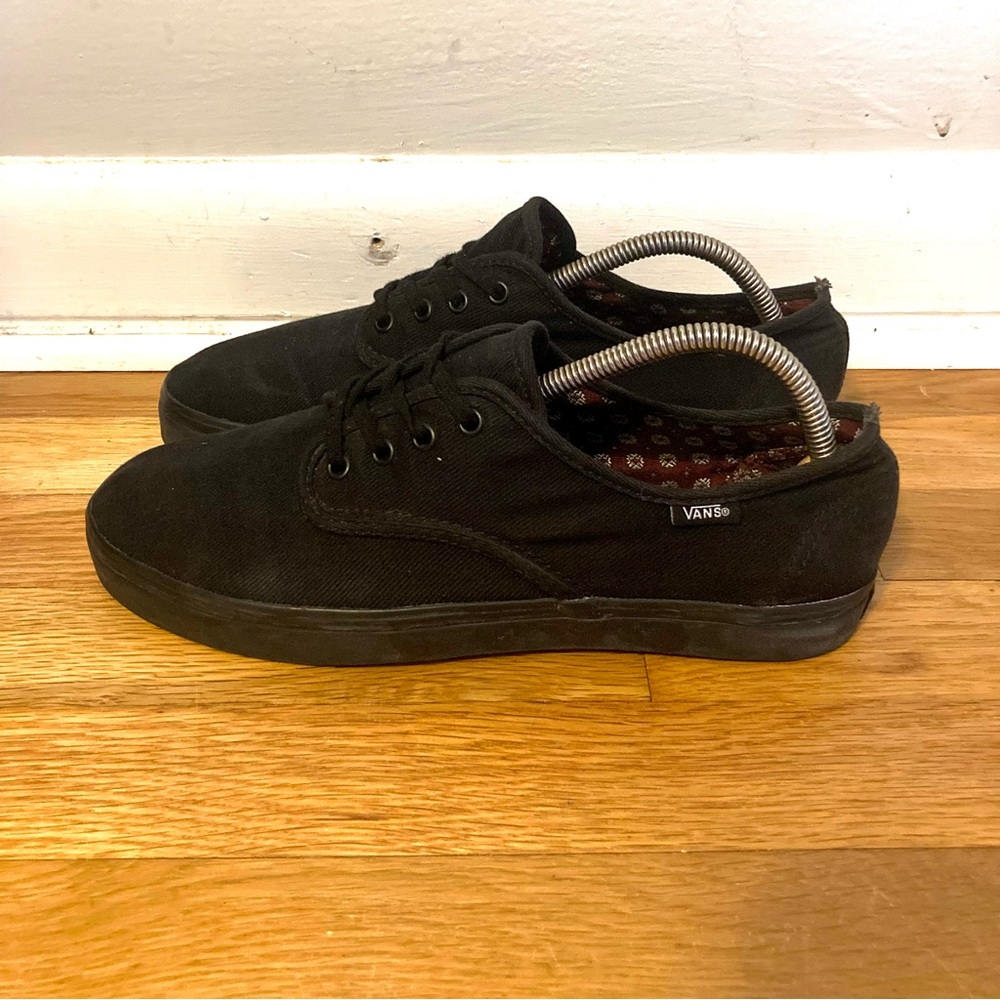 Vans Authentic Lace Up Shoe Black Men’s Size 9 Women’s Size 10.5